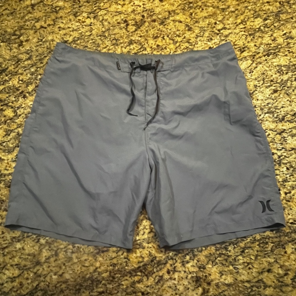 Hurley Mens Gray Board Shorts Swim Trunks Size 42 Lace Up Front Drawstring Logo